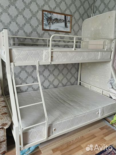 Двухъярусная кровать металлическая бу
