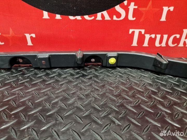 Накладка корпуса подножек левая Volvo FH