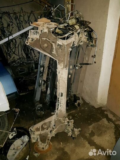 Задняя балка Рено Меган 2