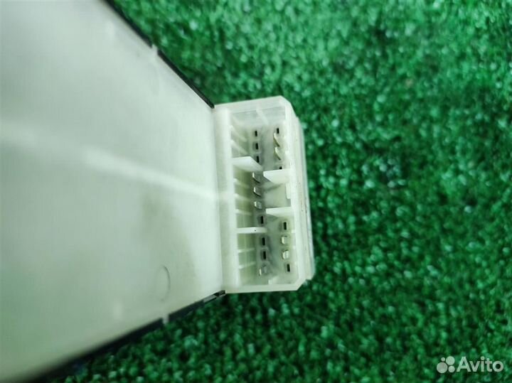 Блок управления стеклоподъемниками Suzuki Swift 2