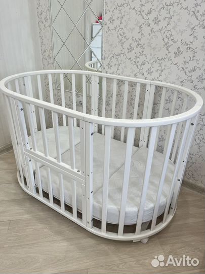 Круглая овальная кроватка с матрасом