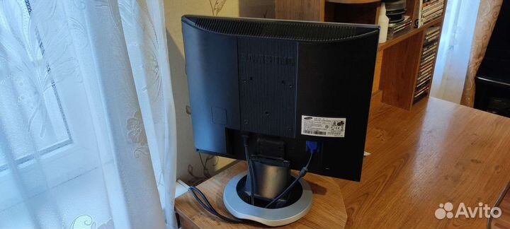 Монитор samsung