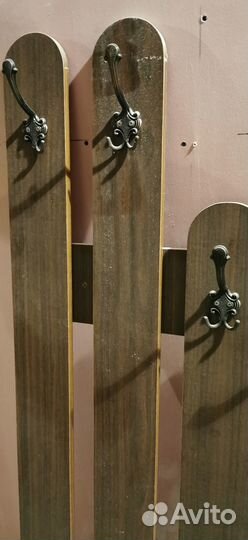 Вешалка на стену