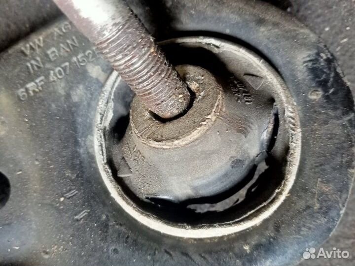 Рычаг подвески передний правый Volkswagen Polo