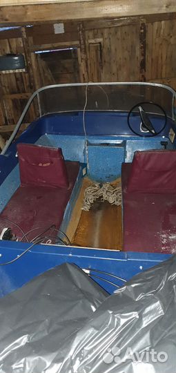 Лодка. Лодочный гараж