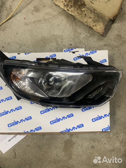 Передняя левая фары LADA vesta