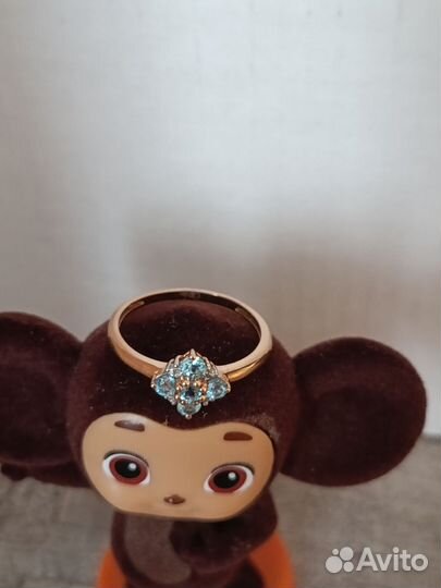 Кольцо с бриллиантом