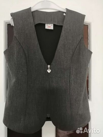 Жилетка для девочки школьная