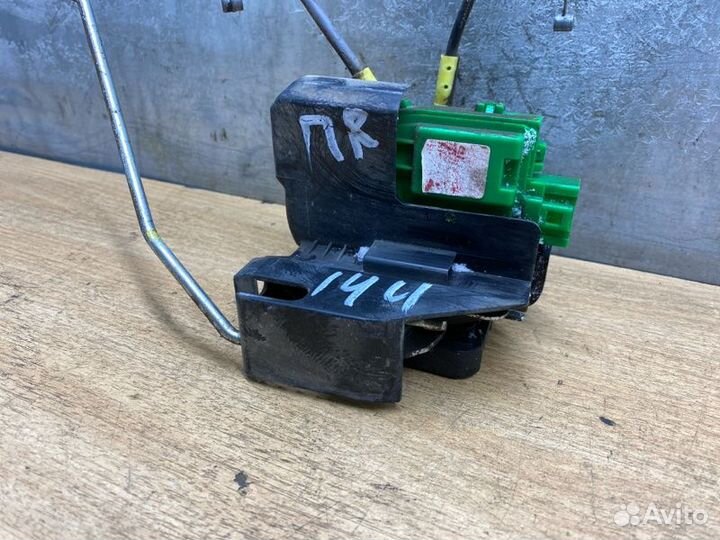 Замок двери передний правый Kia Rio 3 седан G4FC