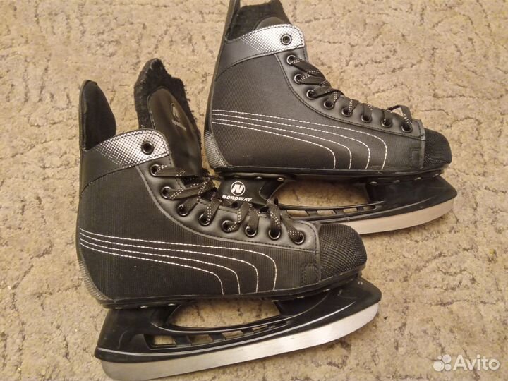 Коньки хоккейные 42 размер