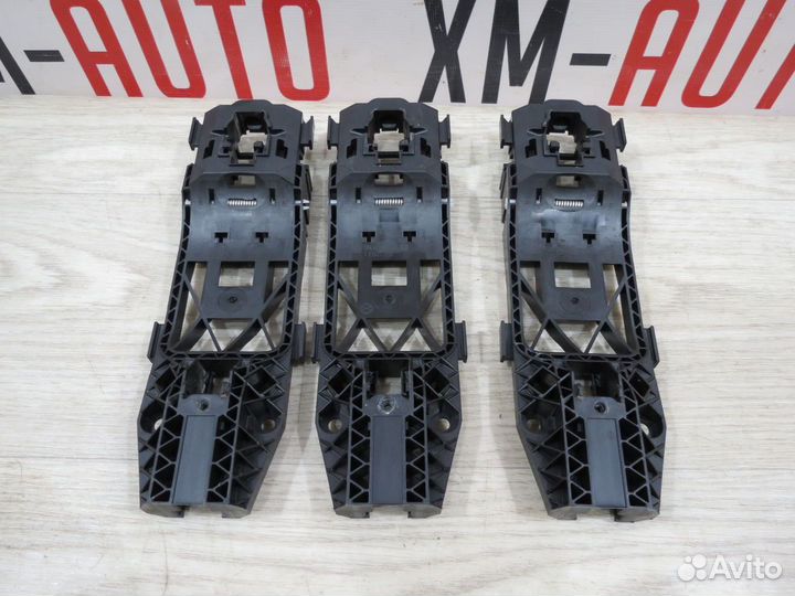 Кронштейн ручки Volkswagen Polo