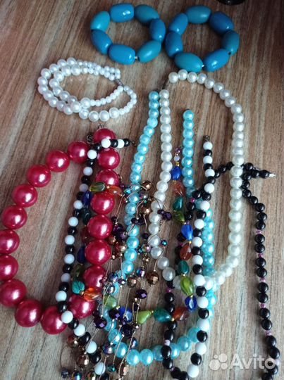 Бусы, браслеты