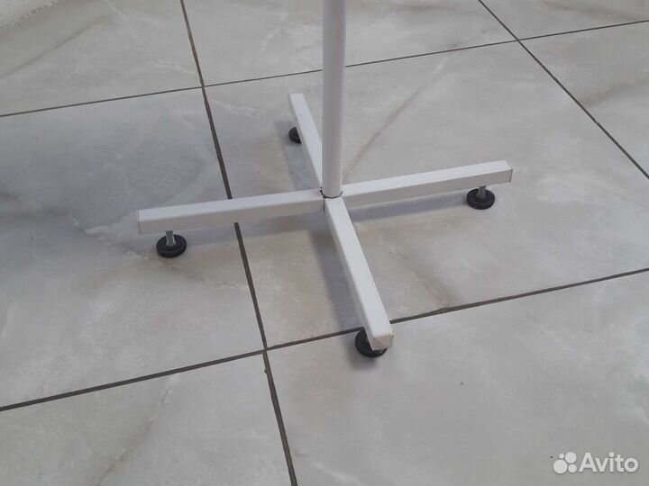 Подставка для ног в педикюре