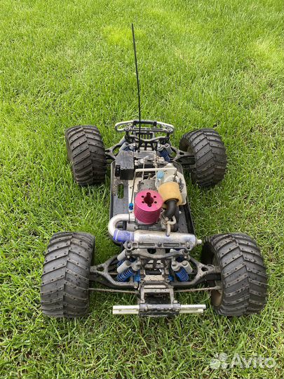 Бензиновая машина на радиоуправлении