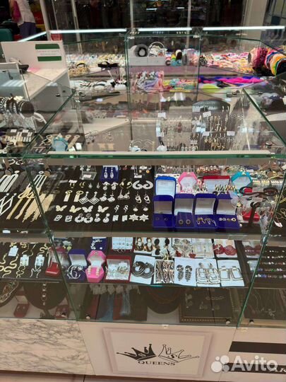 Остров бижутерии и аксессуаров для волос