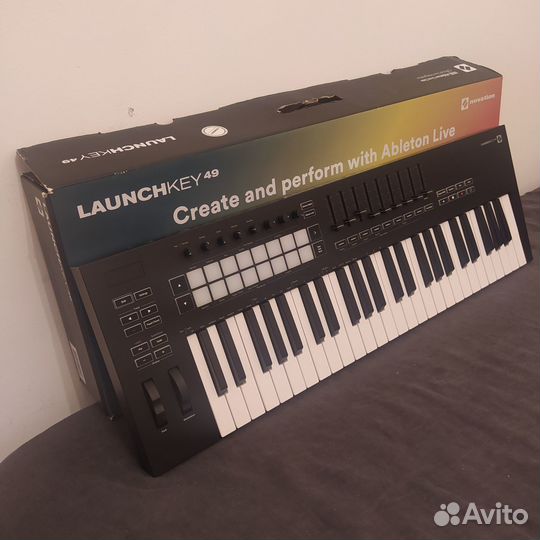 Midi-клавиатура launchkey 49 mk3