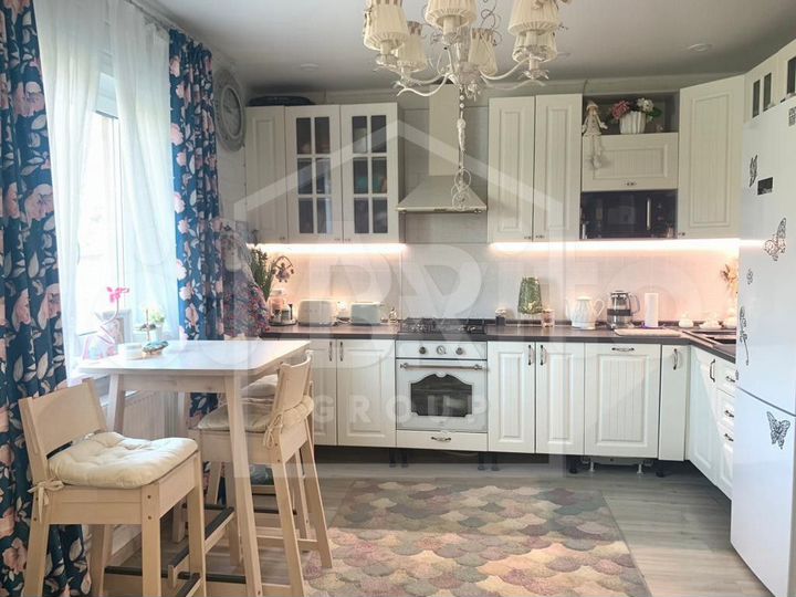 Дом 166 м² на участке 6,5 сот.