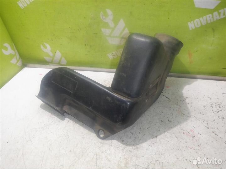 Воздухозаборник (внутри) Хендай Лантра 96-00