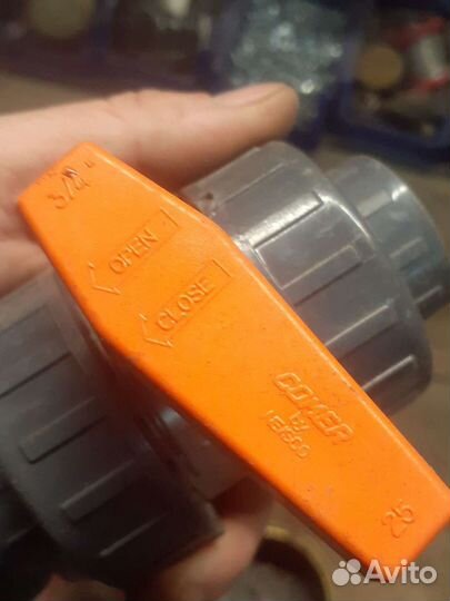 Кран шаровый клеевой