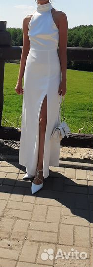 Белое вечернее платье