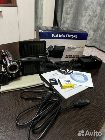 Видеокамера sony Dual Solar Charging