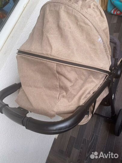 Детская прогулочная коляска