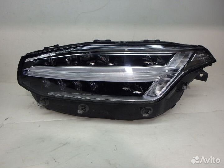 Фара левая Volvo XC90