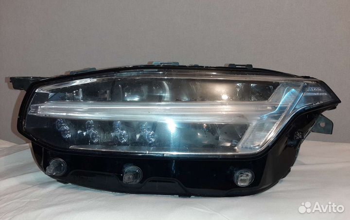 Фара левая Volvo XC90 2 (14-19гг) LED