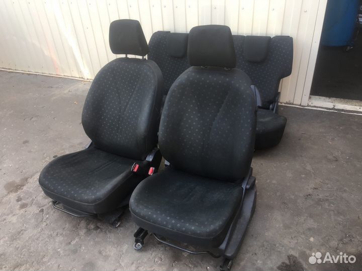 Разбор на запчасти Toyota Yaris 2005-2011