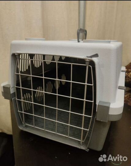 Переноска д/кошек и собак с металлической дверцей
