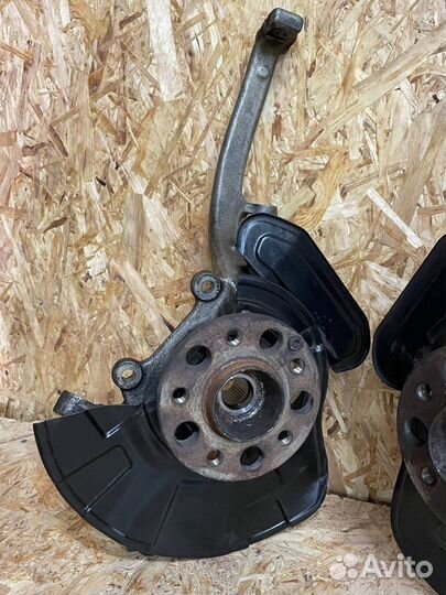 Передний поворотный кулак w211 4matic