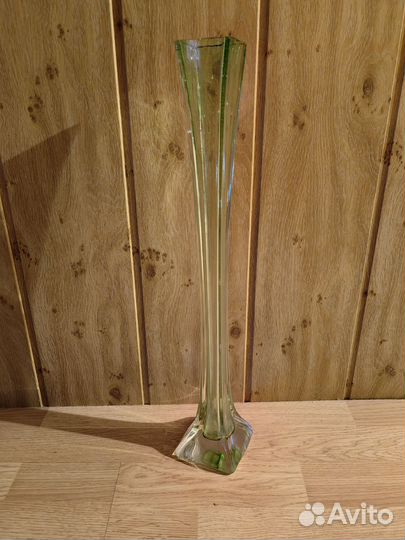 Ваза. Зелёное стекло « Берц» СССР 50см