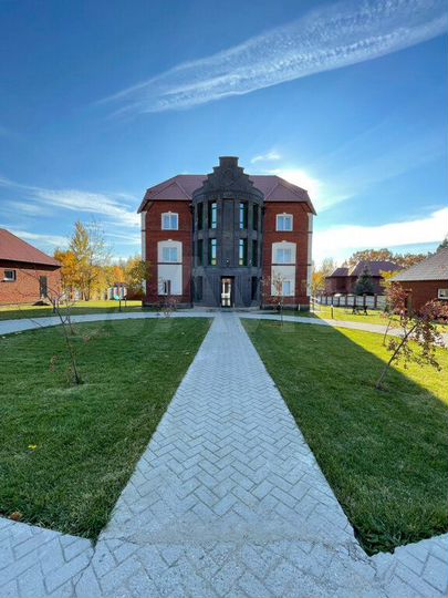 Коттедж 1240 м² на участке 40 сот.