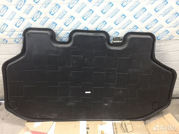 Коврик в багажник на Toyota Alphard