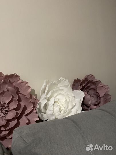 Цветок интерьерный из гофрированной бумаги