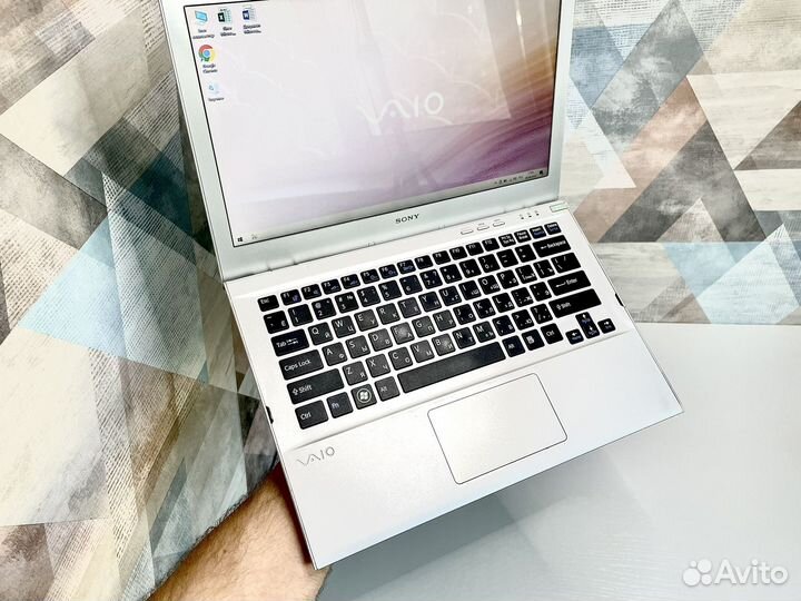 Нооутбук Sony Vaio/Core i3/8гб ram