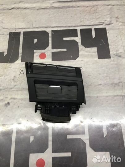 Решетка вентиляционная передняя левая Bmw X5 E70