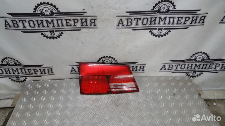 Фонарь крышки багажника Toyota Sienna 2 2005 3.3