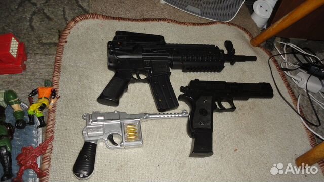 Игрушечные пистолеты