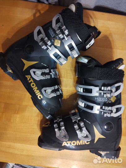 Горнолыжные ботинки женские Atomic
