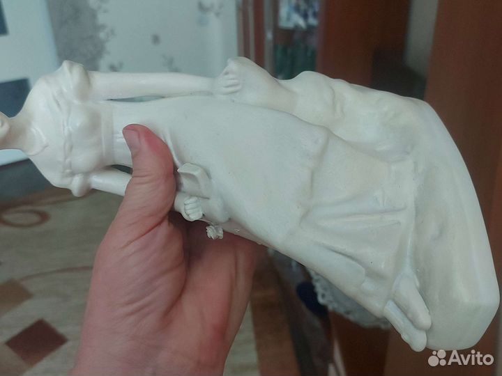 Статуэтка девушка