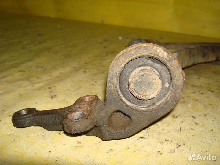 Рычаг Nissan Sunny FNB15 (Переднее Правое)