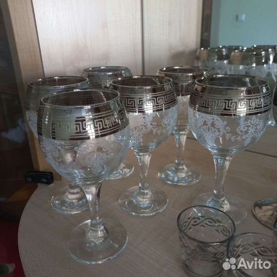 Бокалы и рюмки