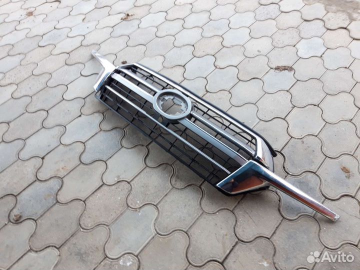 Решетка радиатора toyota land cruiser 200 рестайл