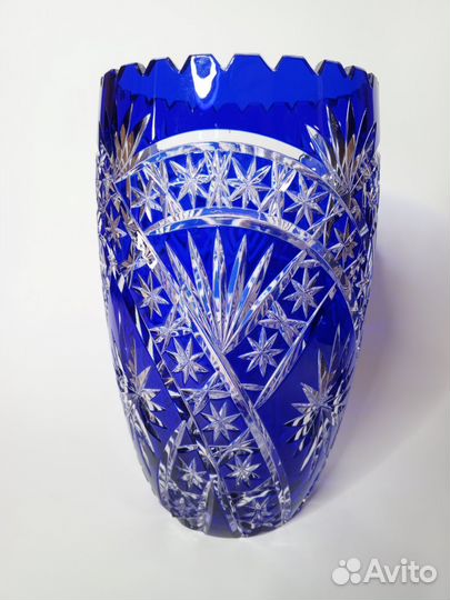 Синяя кобальтовая ваза из хрусталя