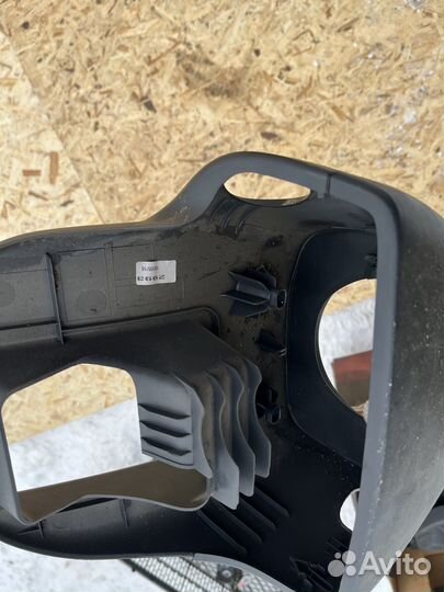 Renault Duster 1 2015-2020 Кожух подрулевой