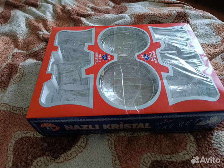 Стаканы и блюдца