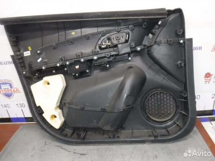 Обшивка двери передняя правая Chevrolet Cruze