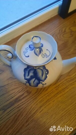 Изящная фарфоровая посуда.Гжель