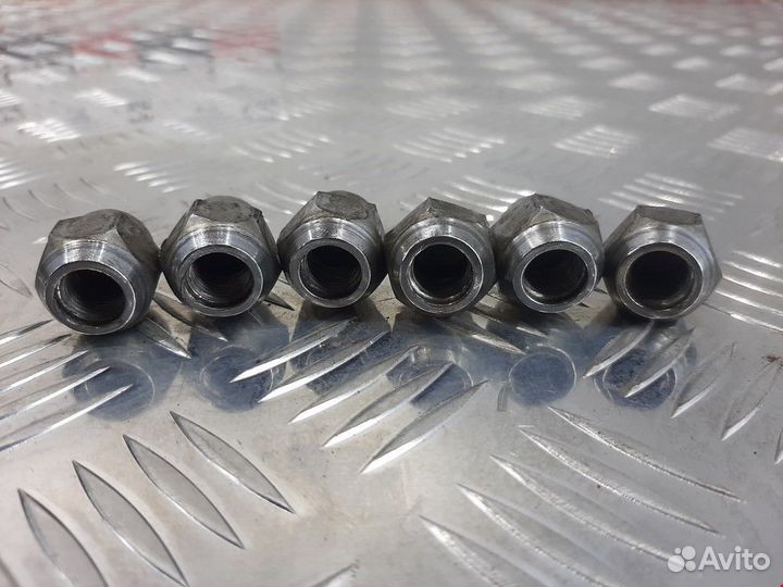 Болт Nissan Armada 2006 40224V5510